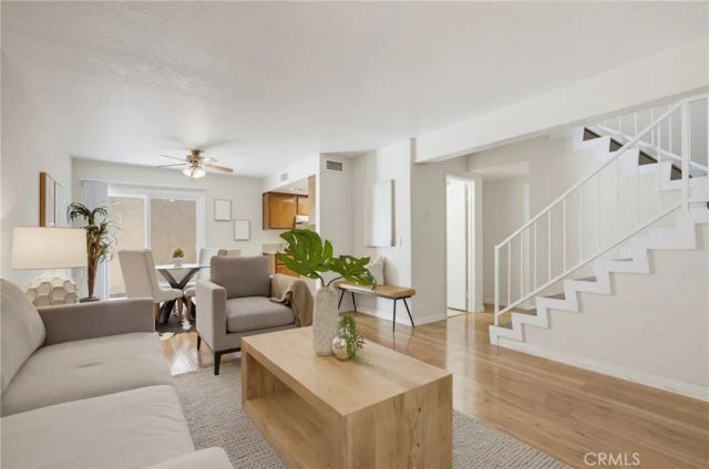 77 N Michigan Avenue 15, Pasadena, CA 91106