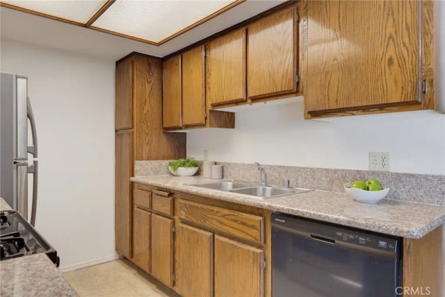77 N Michigan Avenue 15, Pasadena, CA 91106