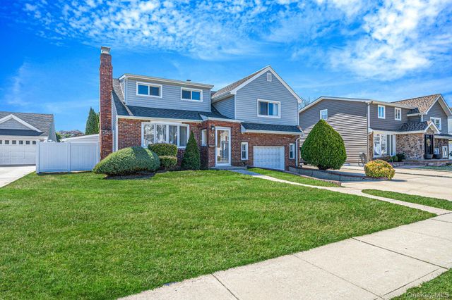 12 Rutland Road, Massapequa, NY 11758