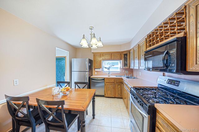 12 Rutland Road, Massapequa, NY 11758
