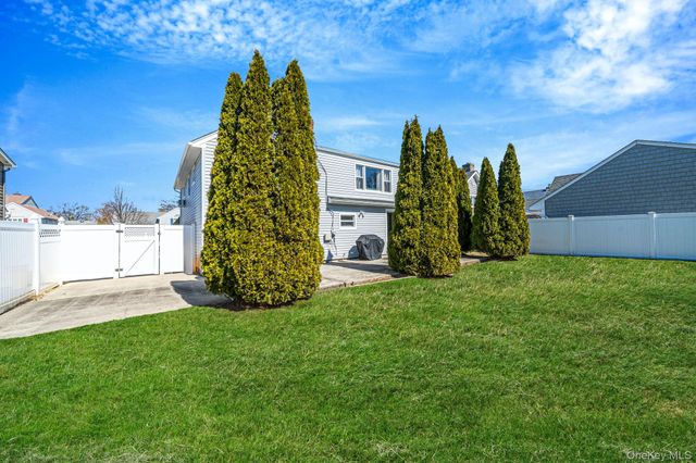 12 Rutland Road, Massapequa, NY 11758