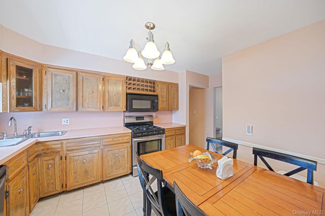 12 Rutland Road, Massapequa, NY 11758