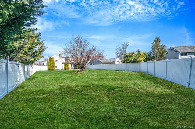12 Rutland Road, Massapequa, NY 11758