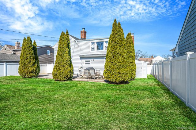 12 Rutland Road, Massapequa, NY 11758
