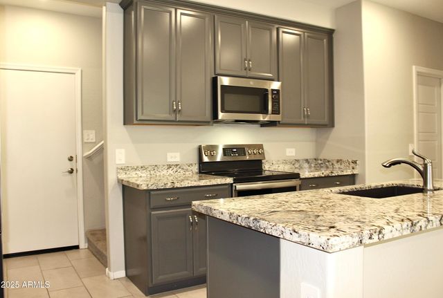 2625 S PEPPERTREE Drive 104, Gilbert, AZ 85295