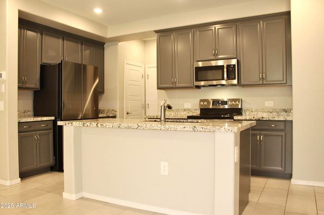 2625 S PEPPERTREE Drive 104, Gilbert, AZ 85295