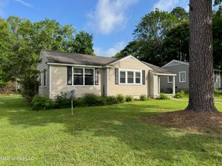 4851 Maplewood Drive, Jackson, MS 39206