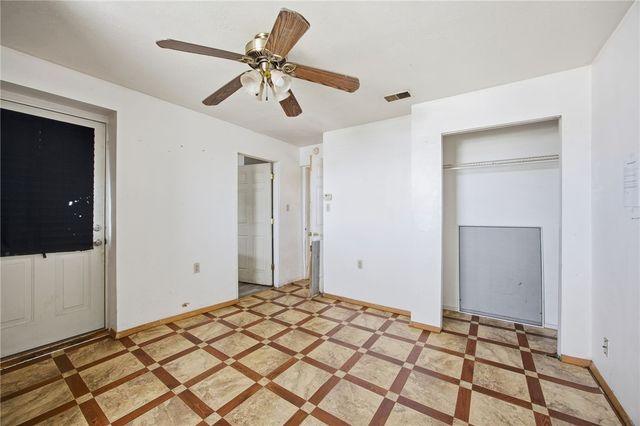 1450 Fleming Ave, Mckees Rocks, PA 15136