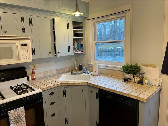 11 Braman Street 1, Newport, RI 02840