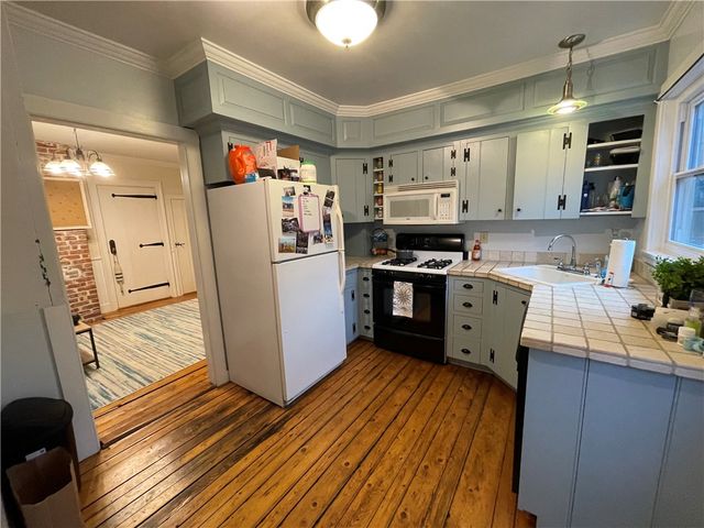 11 Braman Street 1, Newport, RI 02840