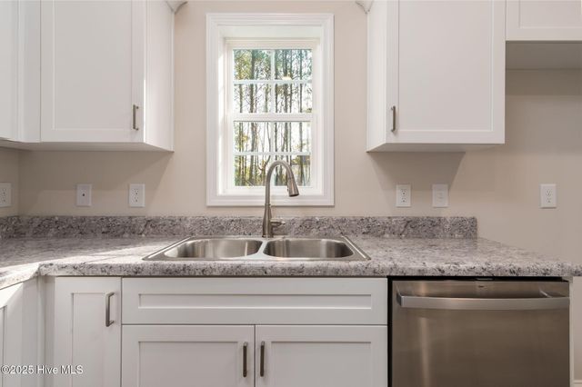 211 Brighttown Road, Maysville, NC 28555