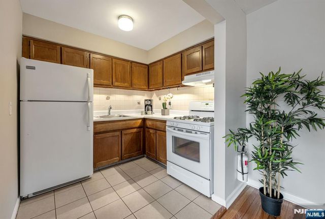 565 Grove Street 10, Clifton, NJ 07013