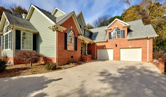 2600 Brown Ridge Lane, Hixson, TN 37343