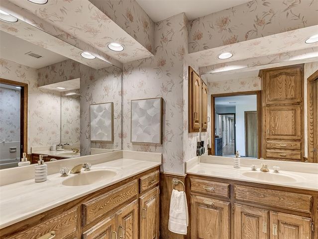 6225 Redbud Ridge Road, Oklahoma City, OK 73162