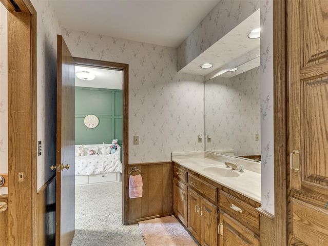 6225 Redbud Ridge Road, Oklahoma City, OK 73162