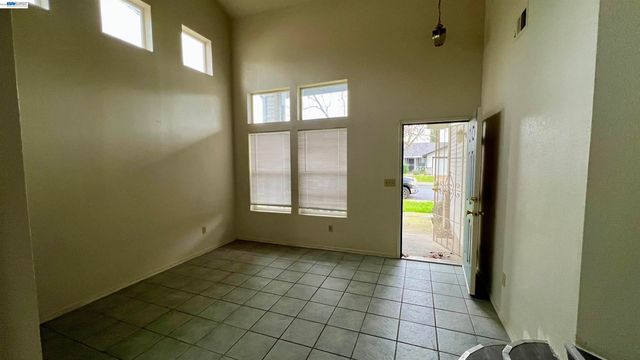 2149 Stormy Creek Ct, Stockton, CA 95206