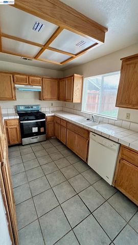 2149 Stormy Creek Ct, Stockton, CA 95206