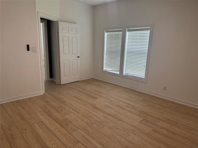 125 N Shirley Street, Alvin, TX 77511
