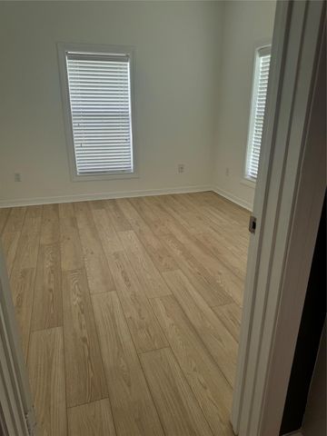 125 N Shirley Street, Alvin, TX 77511