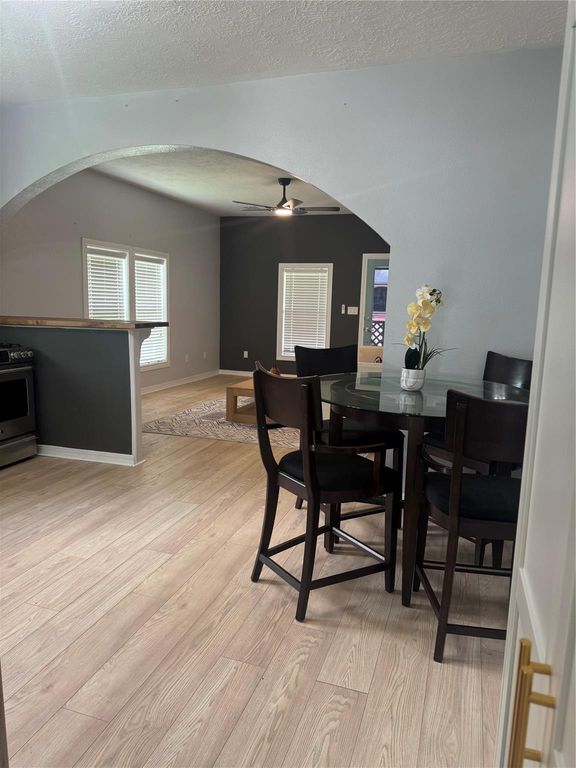 125 N Shirley Street, Alvin, TX 77511
