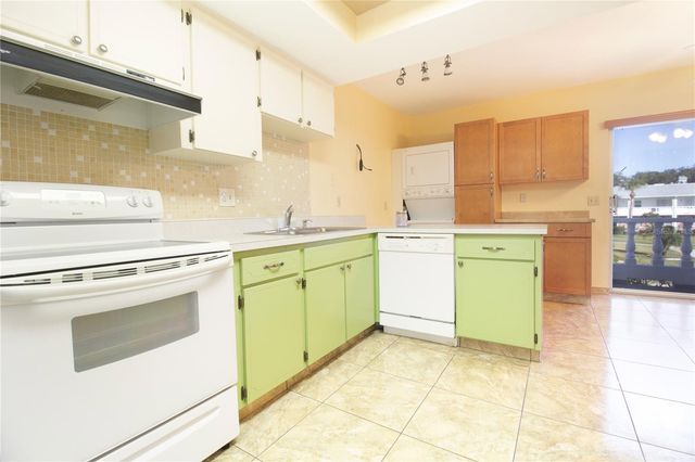 4742 AZALEA DRIVE 203, New Port Richey, FL 34652