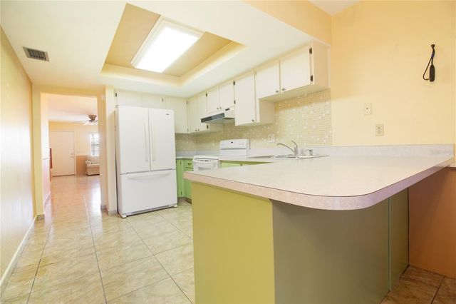 4742 AZALEA DRIVE 203, New Port Richey, FL 34652