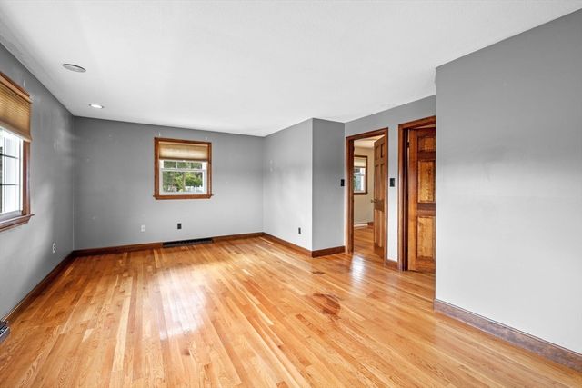 36 W Ayer St, Methuen, MA 01844