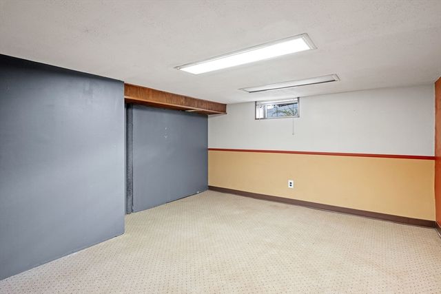 36 W Ayer St, Methuen, MA 01844