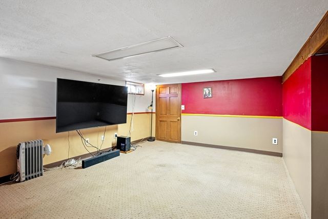 36 W Ayer St, Methuen, MA 01844