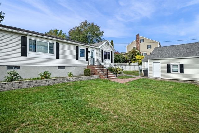 36 W Ayer St, Methuen, MA 01844