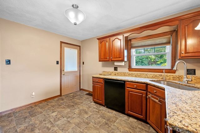 36 W Ayer St, Methuen, MA 01844