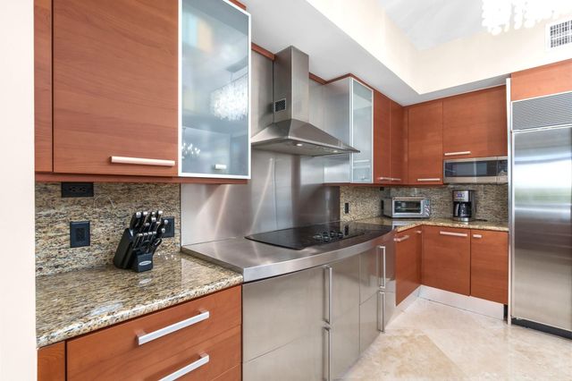 701 SE 21st Avenue 304, Deerfield Beach, FL 33441