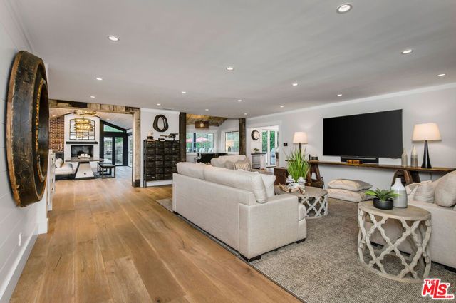 5525 Paradise Valley Road, Hidden Hills, CA 91302