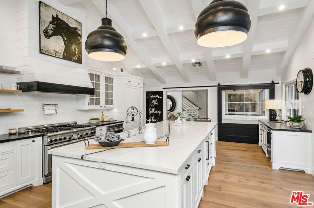 5525 Paradise Valley Road, Hidden Hills, CA 91302