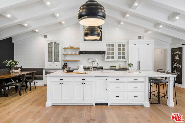 5525 Paradise Valley Road, Hidden Hills, CA 91302