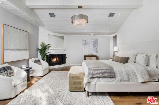 5525 Paradise Valley Road, Hidden Hills, CA 91302