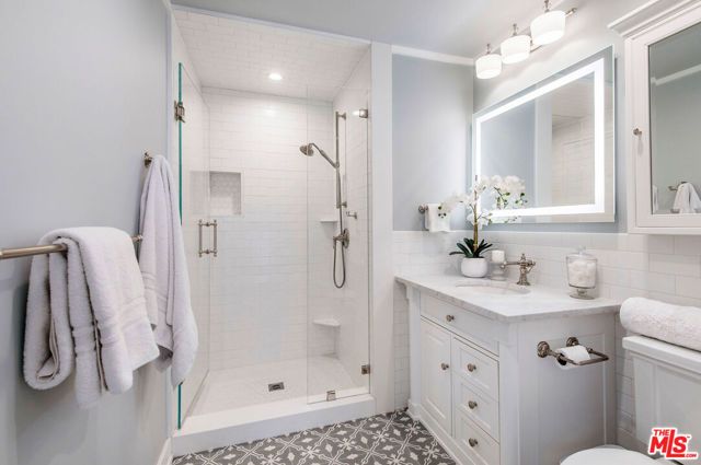 5525 Paradise Valley Road, Hidden Hills, CA 91302