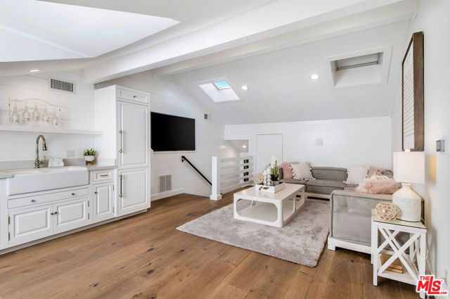 5525 Paradise Valley Road, Hidden Hills, CA 91302