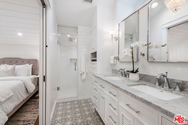 5525 Paradise Valley Road, Hidden Hills, CA 91302