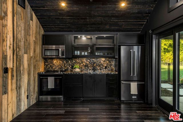 5525 Paradise Valley Road, Hidden Hills, CA 91302