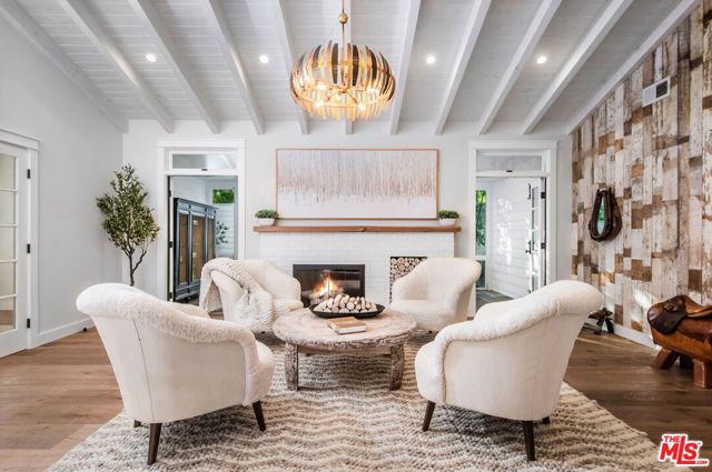 5525 Paradise Valley Road, Hidden Hills, CA 91302