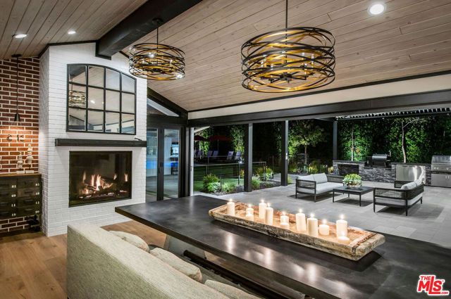 5525 Paradise Valley Road, Hidden Hills, CA 91302