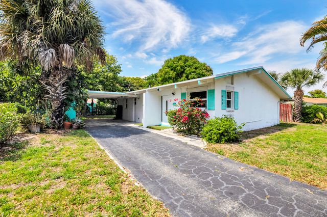 413 Ontario Place, West Palm Beach, FL 33409