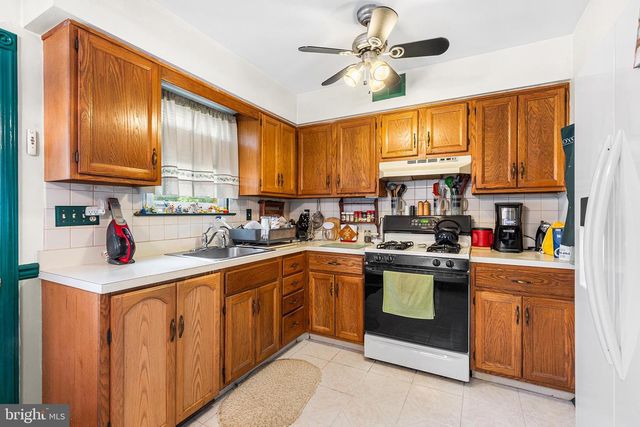 159 SAINT CHARLES ST, Drexel Hill, PA 19026