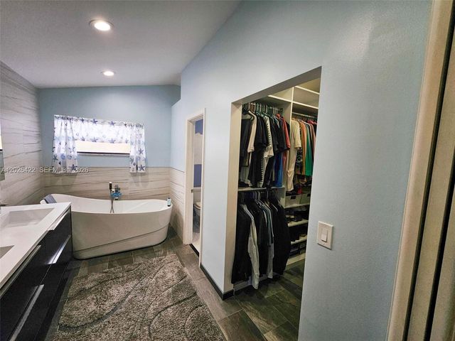 2350 NW 95th Ave, Coral Springs, FL 33065