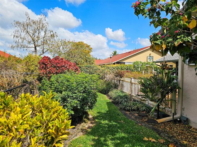 2350 NW 95th Ave, Coral Springs, FL 33065