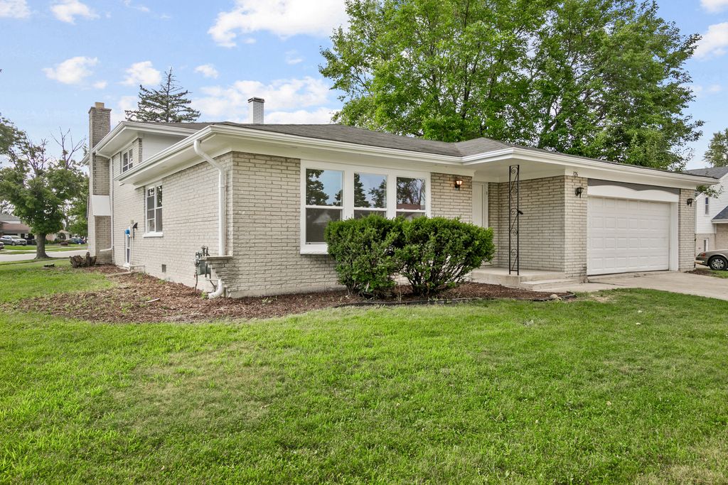 326 S Minerva Avenue, Glenwood, IL 60425