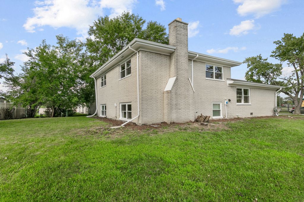 326 S Minerva Avenue, Glenwood, IL 60425 — photo 3