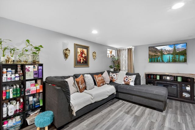 5201 Oak Street, Bellwood, IL 60104