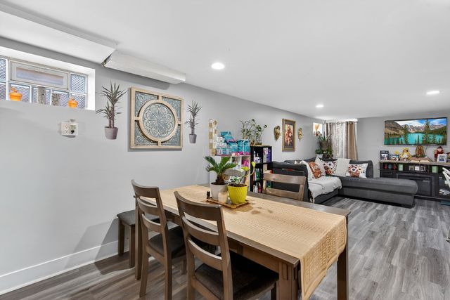 5201 Oak Street, Bellwood, IL 60104